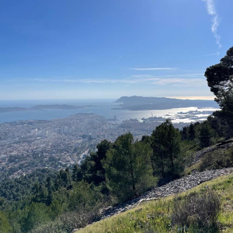 Toulon - CAP BRUN - T3 rez de jardin - Two-Bedroom Apartment - 13