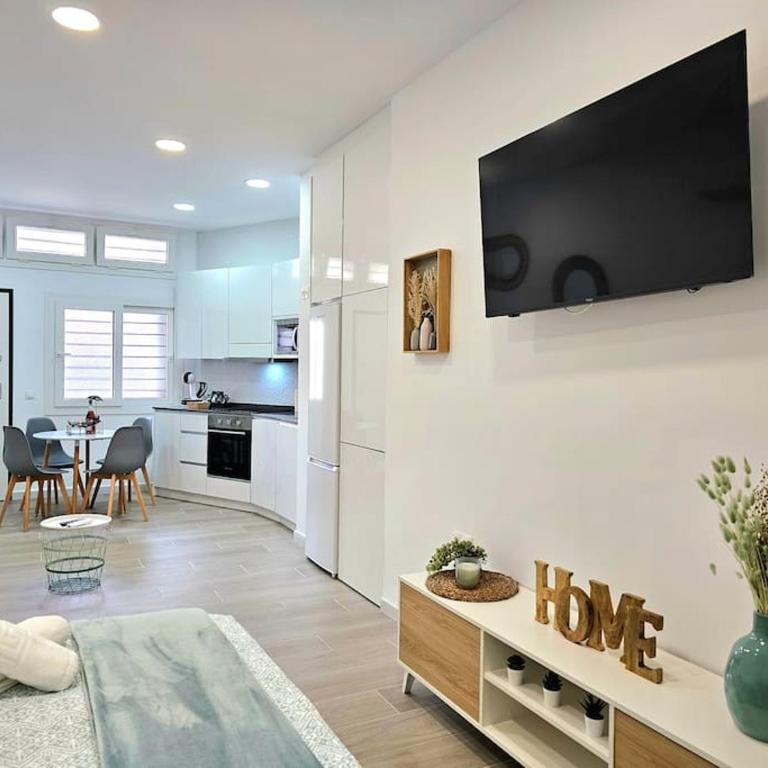 Moderno loft a 250 metros de la playa & parking - Apartamento Estudio - 8
