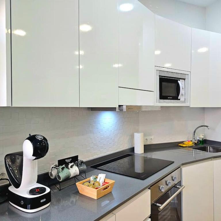Moderno loft a 250 metros de la playa & parking - Apartamento Estudio - 9