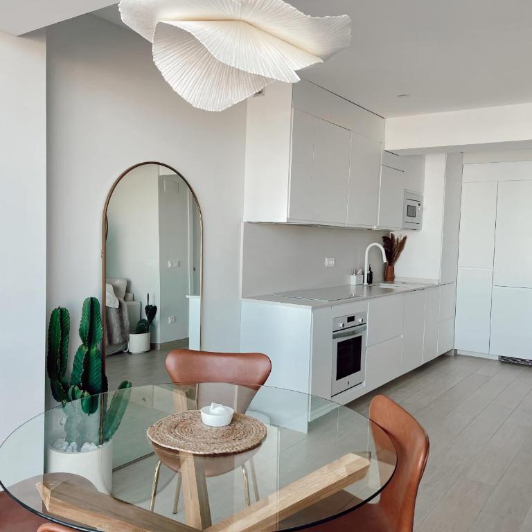 Apartamento con vistas al Puerto y Parking - Two-Bedroom Deluxe Apartment with Harbor View - 6