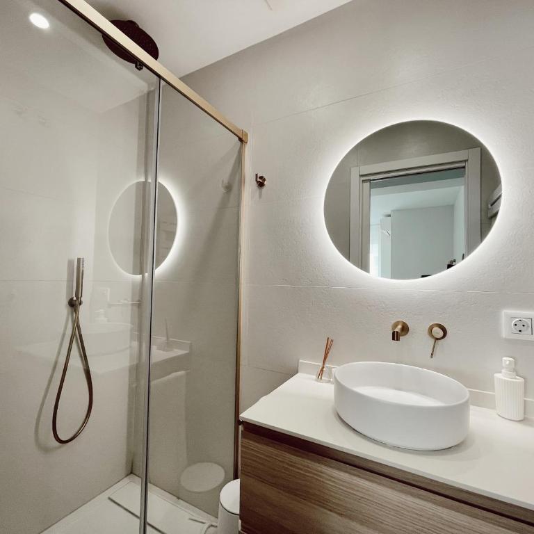 Apartamento con vistas al Puerto y Parking - Two-Bedroom Deluxe Apartment with Harbor View - 9