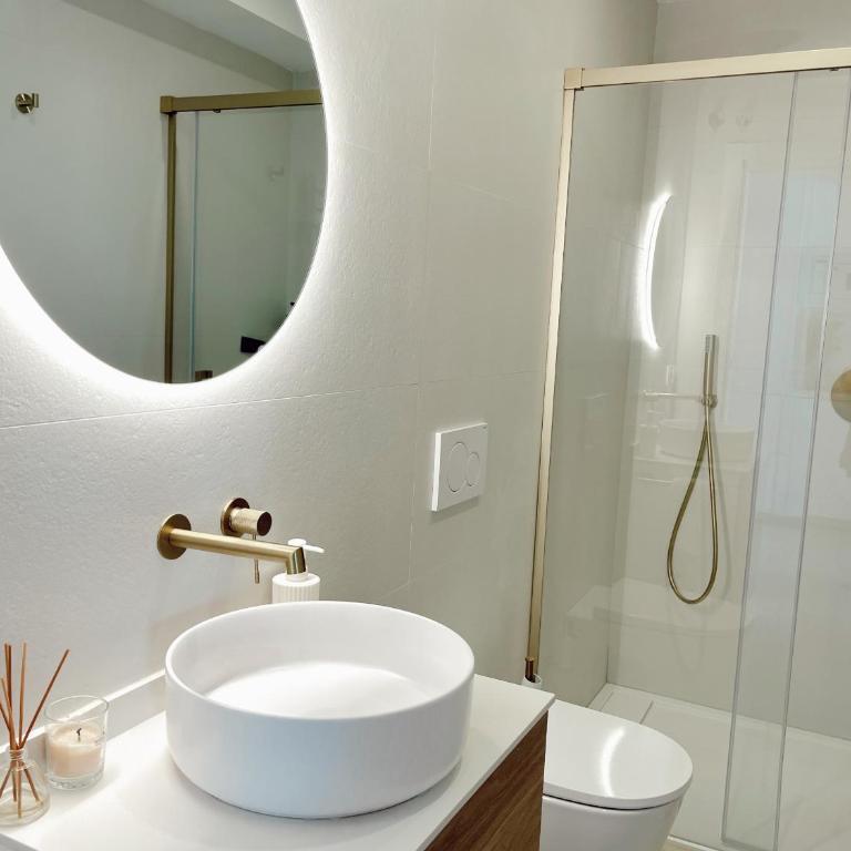 Apartamento con vistas al Puerto y Parking - Two-Bedroom Deluxe Apartment with Harbor View - 12