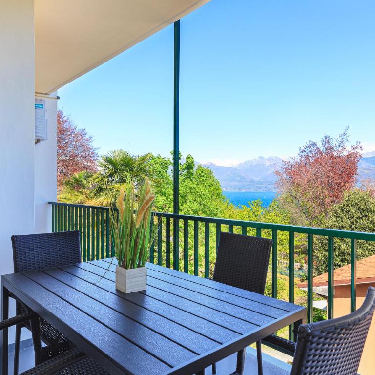 PepeNero - Two-Bedroom Apartment with Balcony - 2