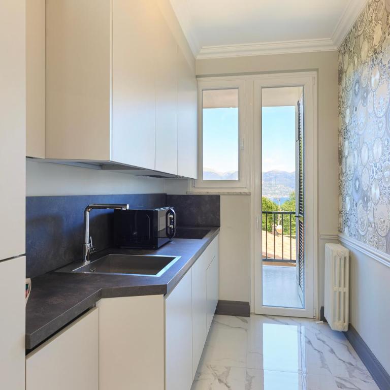 PepeNero - Two-Bedroom Apartment with Balcony - 9