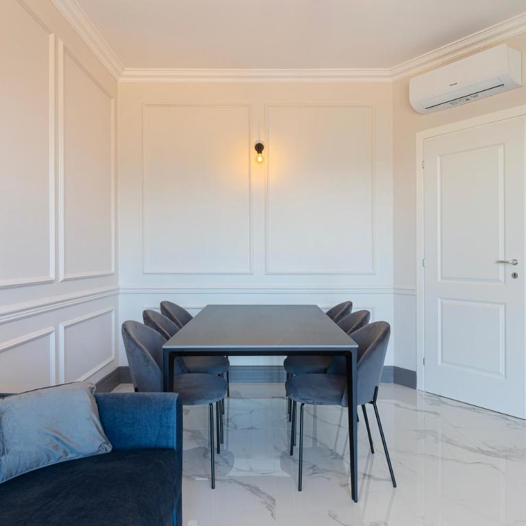 PepeNero - Two-Bedroom Apartment with Balcony - 8