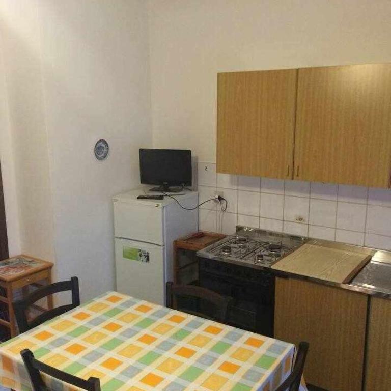 (2) Giovanni Versolatto - Appartamento con 2 Camere da Letto - 4