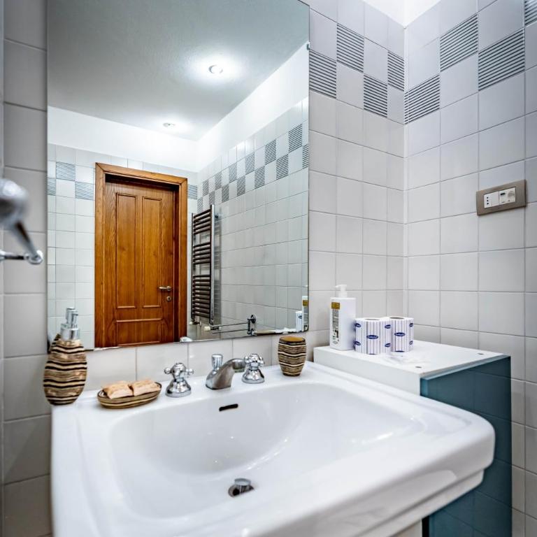 YD elegant near tramvia - Appartamento con 2 Camere da Letto - 22