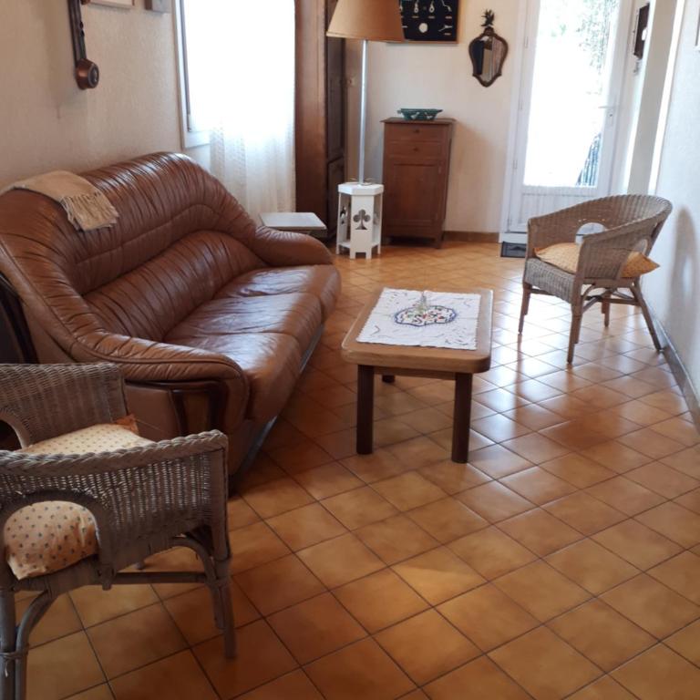 MAISON 6 personnes 80M2 ENTRE LES CALANQUES DU MUGEL ET FIGUEROLLES - Maison 3 Chambres - 5