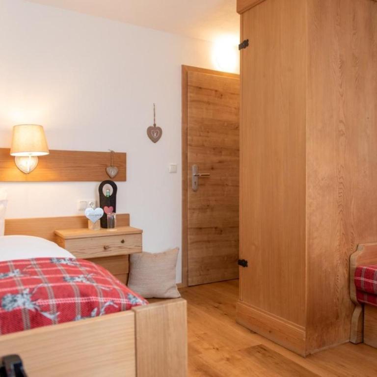 Gästehaus Sonnenplatzerl - Apartment mit Dusche - 7