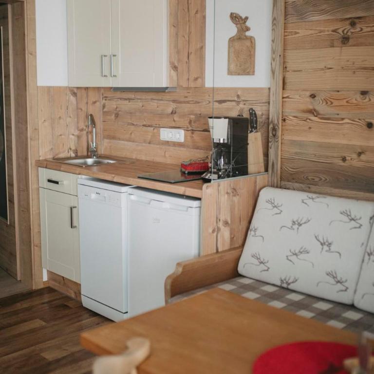 Gästehaus Sonnenplatzerl - Apartment mit Balkon - 1