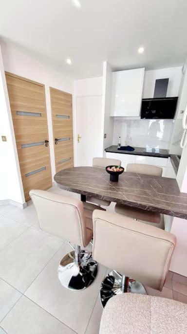 Disney Luxury Studio - One-Bedroom Apartment - 18
