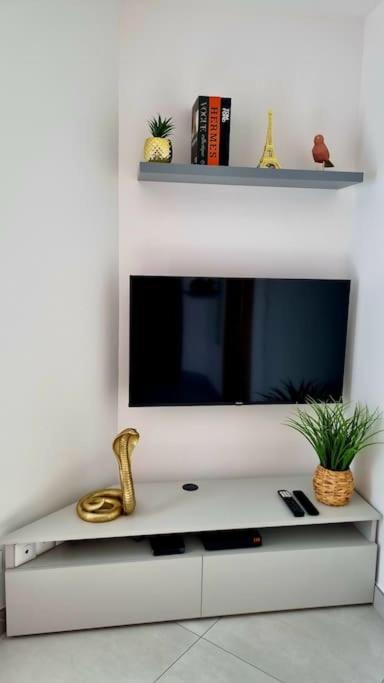 Disney Luxury Studio - One-Bedroom Apartment - 17