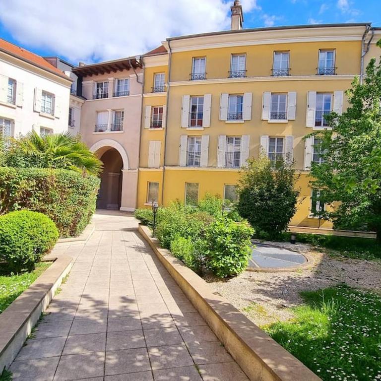 Disney Luxury Studio - One-Bedroom Apartment - 3