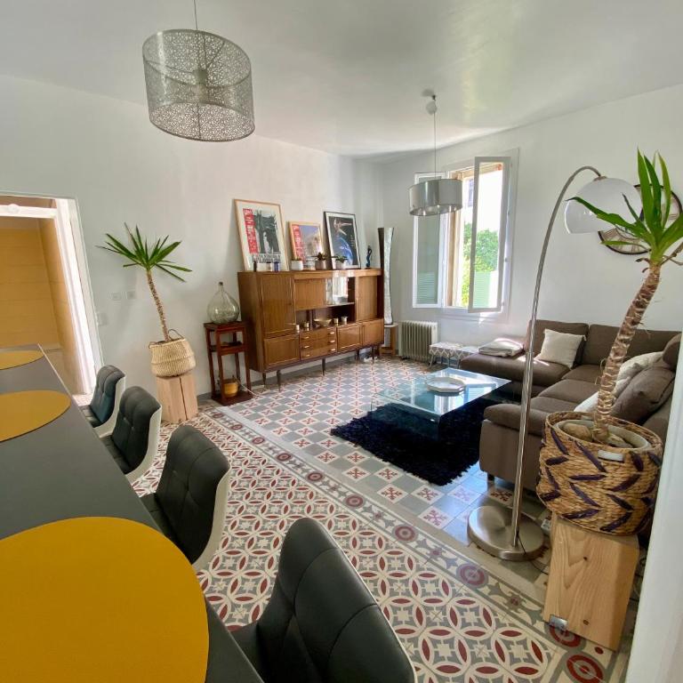 Grand appartement en centre ville avec terrasse - Apartment mit 2 Schlafzimmern - 3