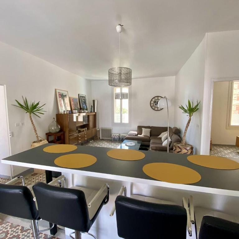 Grand appartement en centre ville avec terrasse - Apartment mit 2 Schlafzimmern - 12