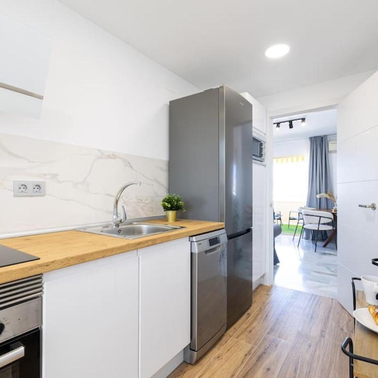 AvantiStays Aqua Marina con PARKING GRATIS - Three-Bedroom Apartment - 17