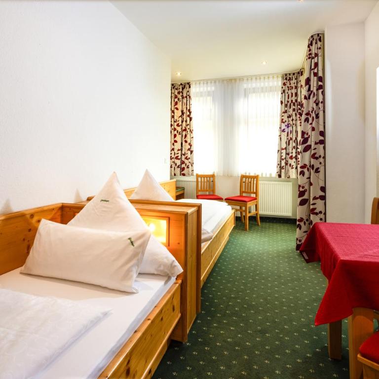 Hotel Gruenberger - Vierbettzimmer - 1