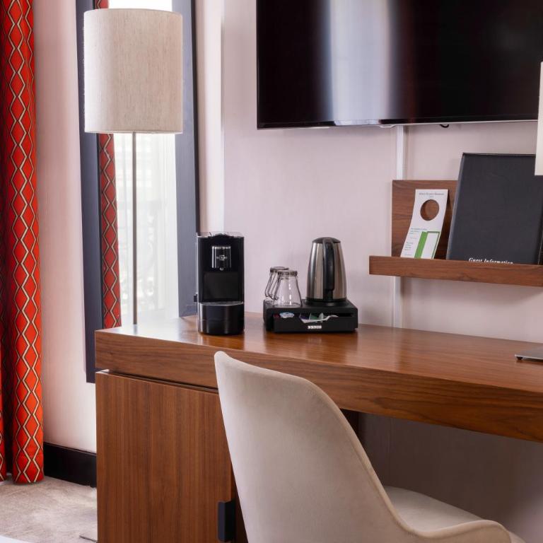 Hotel Elysées Bassano - Chambre Supérieure - 9