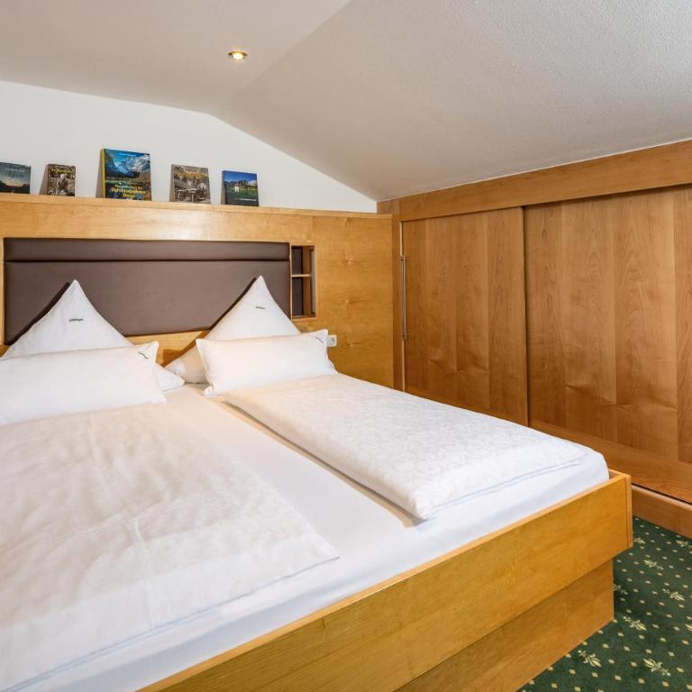 Hotel Gruenberger - Deluxe Apartment mit 2 Schlafzimmern - 1