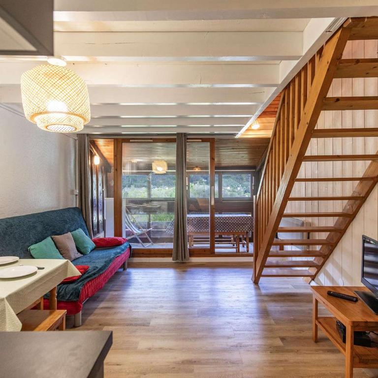 T2 rénové avec terrasse, parking privé, local vélos à Cauterets - FR-1-401-290 - Appartement - 2