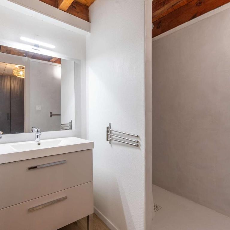 T2 rénové avec terrasse, parking privé, local vélos à Cauterets - FR-1-401-290 - Appartement - 6