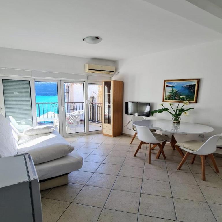 Apartments Sun House - One Bedroom Apartment - 2