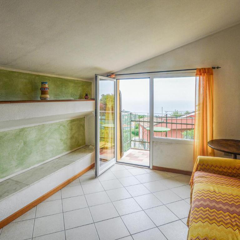 3 Bedroom Awesome Apartment In Imperia - Appartamento con 3 Camere da Letto e con Balcone - 1