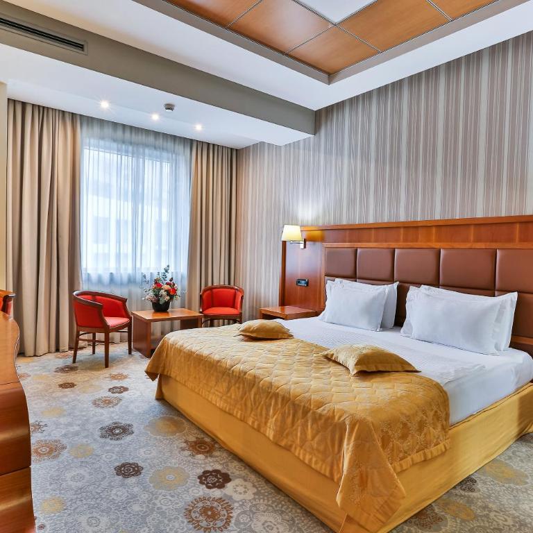 Kings Park Hotel - Deluxe Room - 2