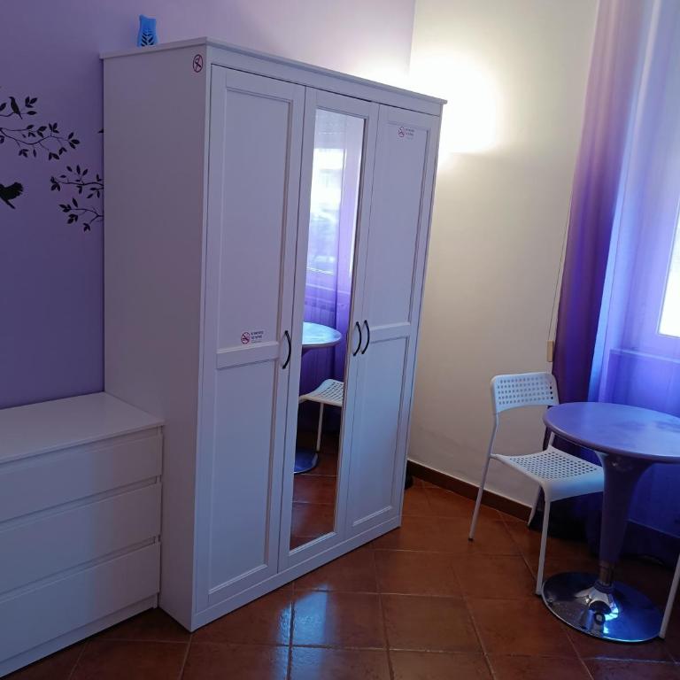 B&B Claudia a Monteverde - Camera Standard Doppia con Letti Singoli con Bagno in Comune - 3