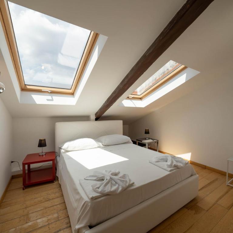 Napolidays Mansarda Garibaldi by Dimorra - Two-Bedroom Apartment - 14