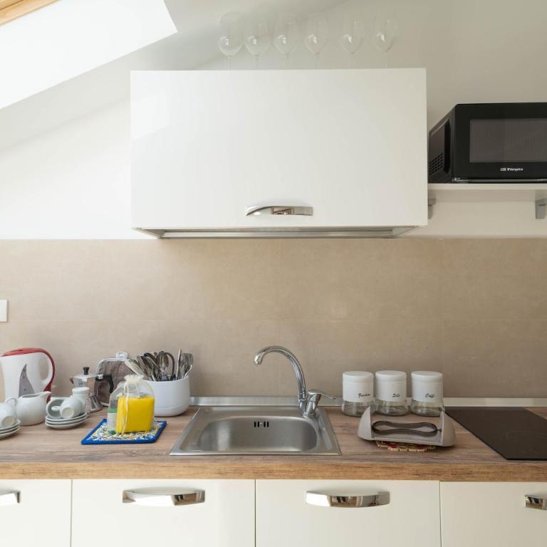 Napolidays Mansarda Garibaldi by Dimorra - Two-Bedroom Apartment - 13