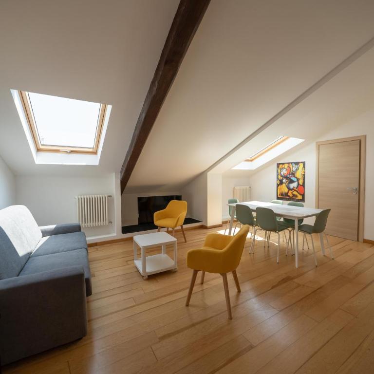 Napolidays Mansarda Garibaldi by Dimorra - Two-Bedroom Apartment - 29