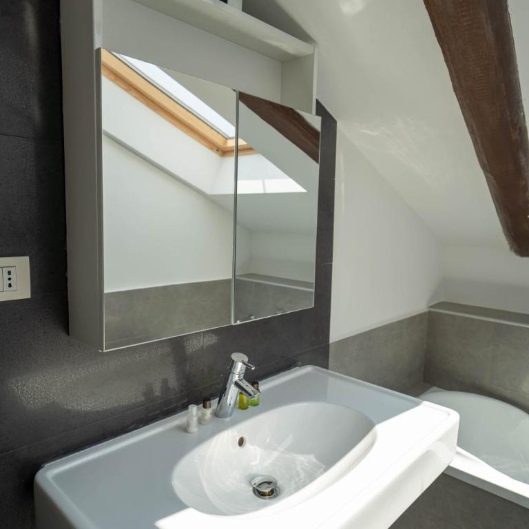 Napolidays Mansarda Garibaldi by Dimorra - Two-Bedroom Apartment - 31
