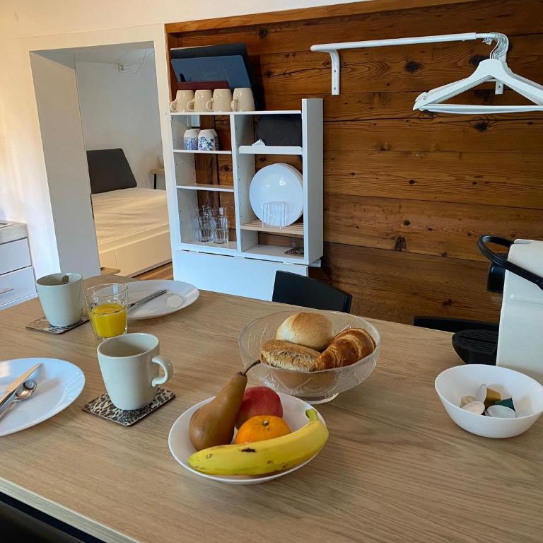 Chalet Studio Apartment with Aircon - One-Bedroom Apartment - 10