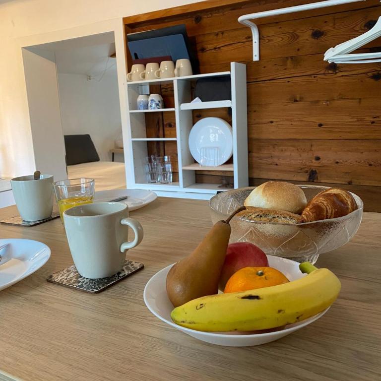 Chalet Studio Apartment with Aircon - One-Bedroom Apartment - 17