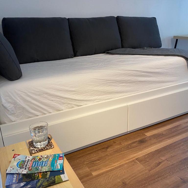 Chalet Studio Apartment with Aircon - One-Bedroom Apartment - 21
