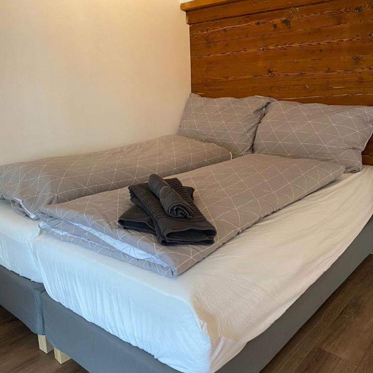 Chalet Studio Apartment with Aircon - One-Bedroom Apartment - 22