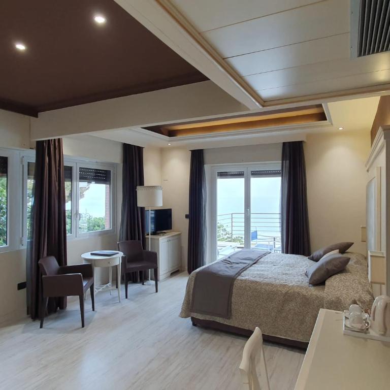 Hotel Regina - Junior Suite con Vista Mare - 6