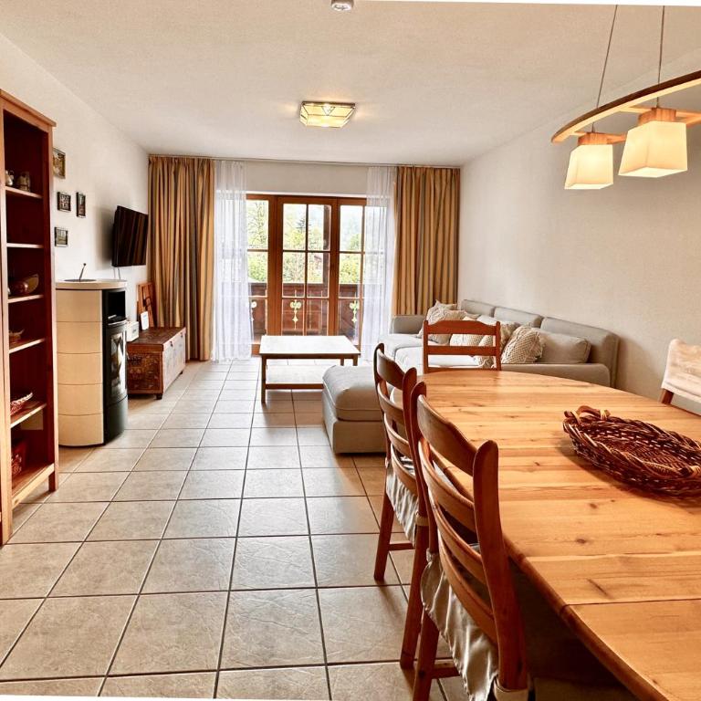 Sweet Home Bergblick - Two-Bedroom Apartment with Mountain View - 2