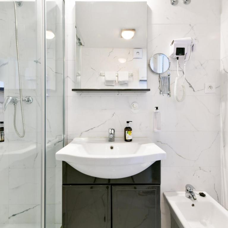 Logis Hotel & Restaurant Bergeret Sport - Chambre Double Supérieure - 7