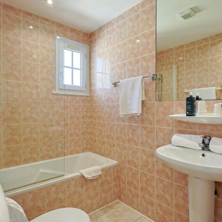 Logis Hotel l'Esterella - Chambre Lits Jumeaux - 6
