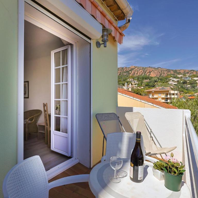 Logis Hotel l'Esterella - Chambre Double Supérieure - Vue sur Mer - 6