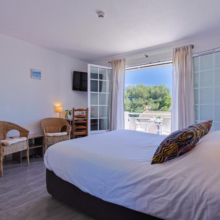 Logis Hotel l'Esterella - Chambre Double Supérieure - Vue sur Mer - 7