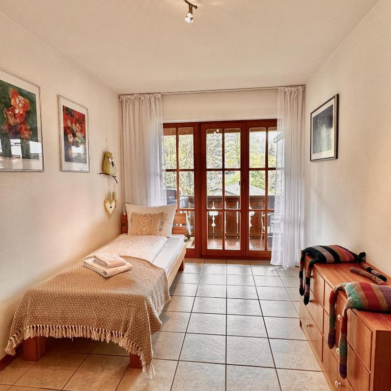 Sweet Home Bergblick - Two-Bedroom Apartment with Mountain View - 15