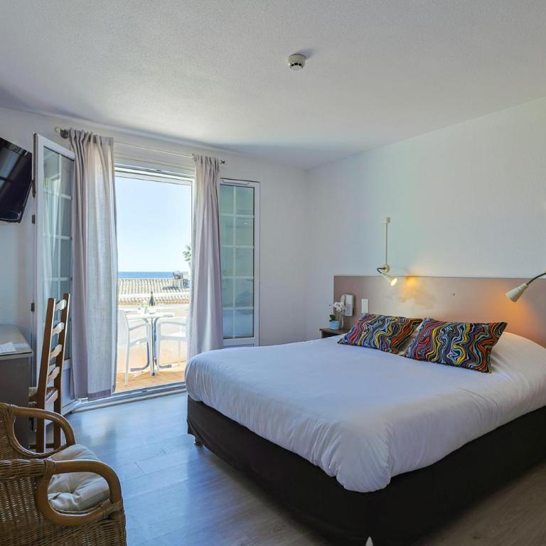 Logis Hotel l'Esterella - Chambre Double Supérieure - Vue sur Mer - 8