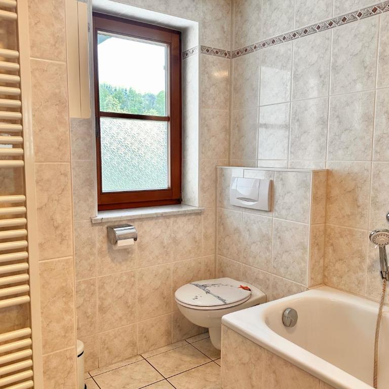 Sweet Home Bergblick - Two-Bedroom Apartment with Mountain View - 12