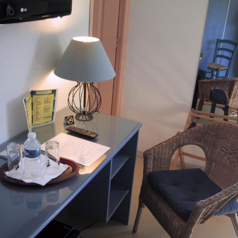 Logis Hotel l'Esterella - Chambre Double Économique - Rez-de-Chaussée - 5
