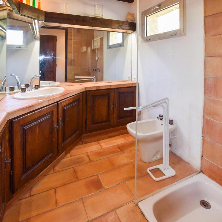 Beautiful Home In Vaison-La-Romaine - Maison de Vacances 1 Chambre - 14