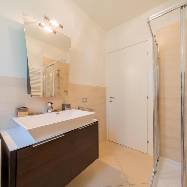 ApartmentsGarda - Residence San Zeno 1000 - Appartement 3 Chambres - Vue sur Lac - 27