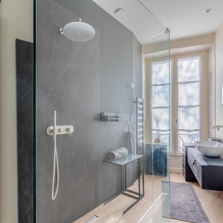 centre historique Avignon appartement Haussmannien 140 m2 - Apartment mit 2 Schlafzimmern - 8